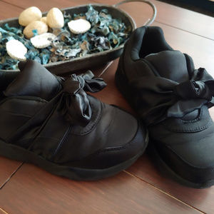 Black bow girl shoes